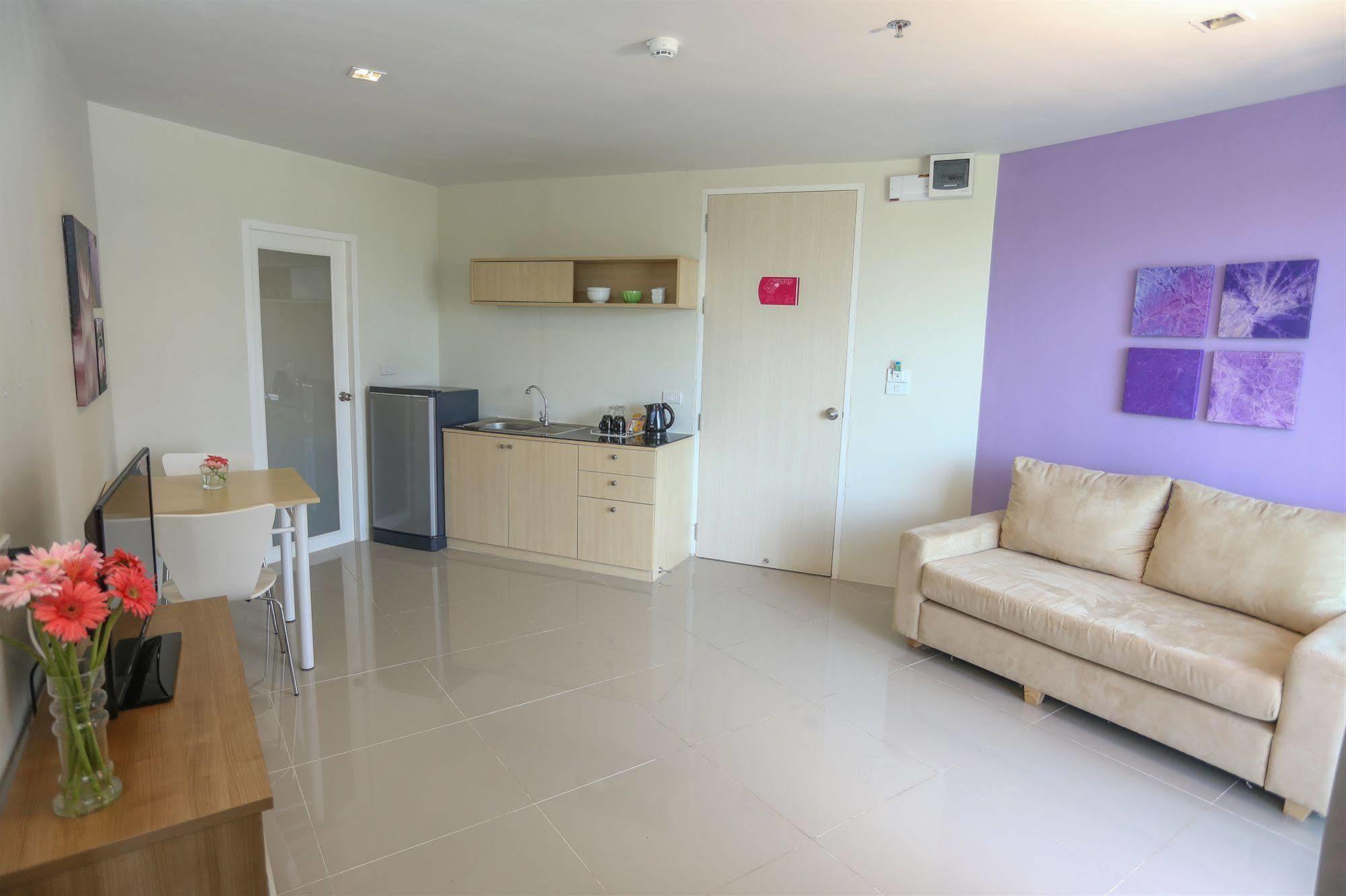 Hotel R-Con Rest Sea Pattaya Zewnętrze zdjęcie